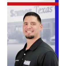 Staff member Arturo De Los Santos from ID_5bca98