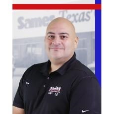 Staff member Jorge Lopez from ID_5bca98