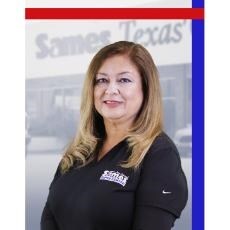 Staff member Liz Santoyo from ID_5bca98
