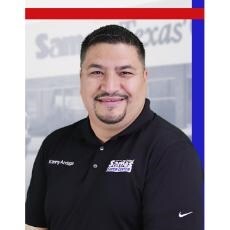 Staff member Kenneth Arriaga from ID_5bca98