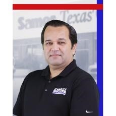 Staff member Enrique Vela from ID_5bca98