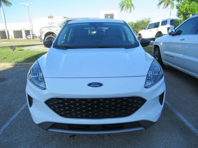 2022 Ford Escape SE photo 2