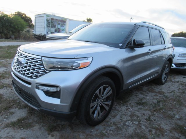 2020 Ford Explorer Platinum photo 2