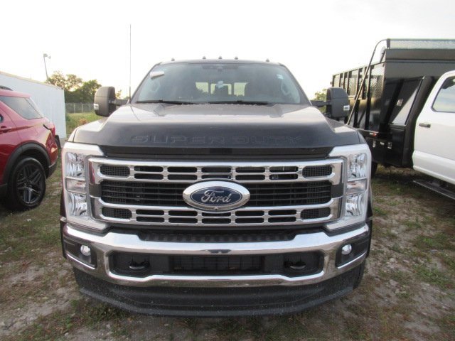 2025 Ford F-450 photo 2