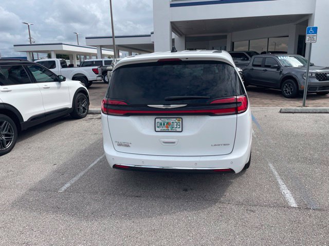 Used 2024 Chrysler Pacifica
