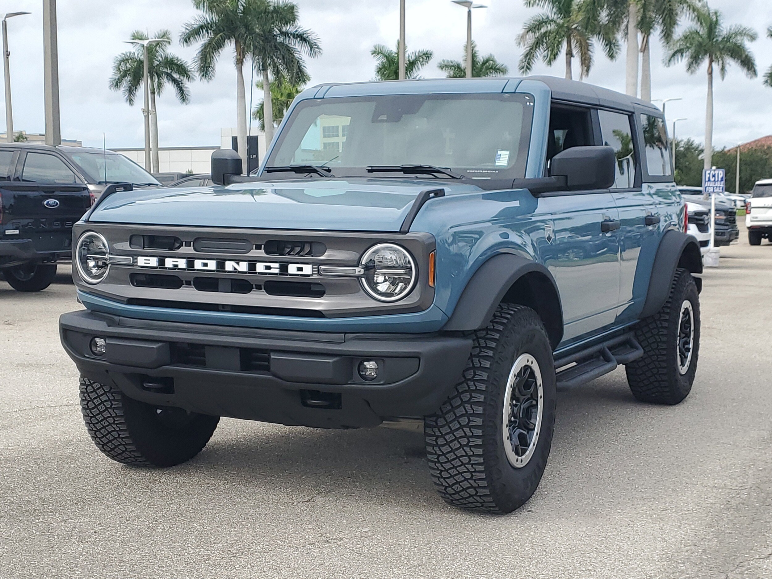 2023 Ford Bronco Big Bend photo 3