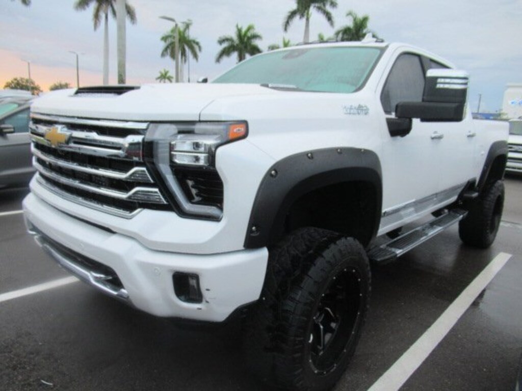 Used 2024 Chevrolet Silverado 2500HD High Country 4WD Crew Cab 159 High Country