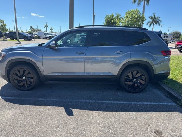 2024 Volkswagen Atlas SE Technology photo 3