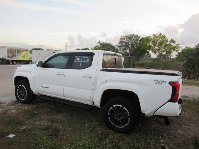 2025 Toyota Tacoma TRD Off-Road photo 4