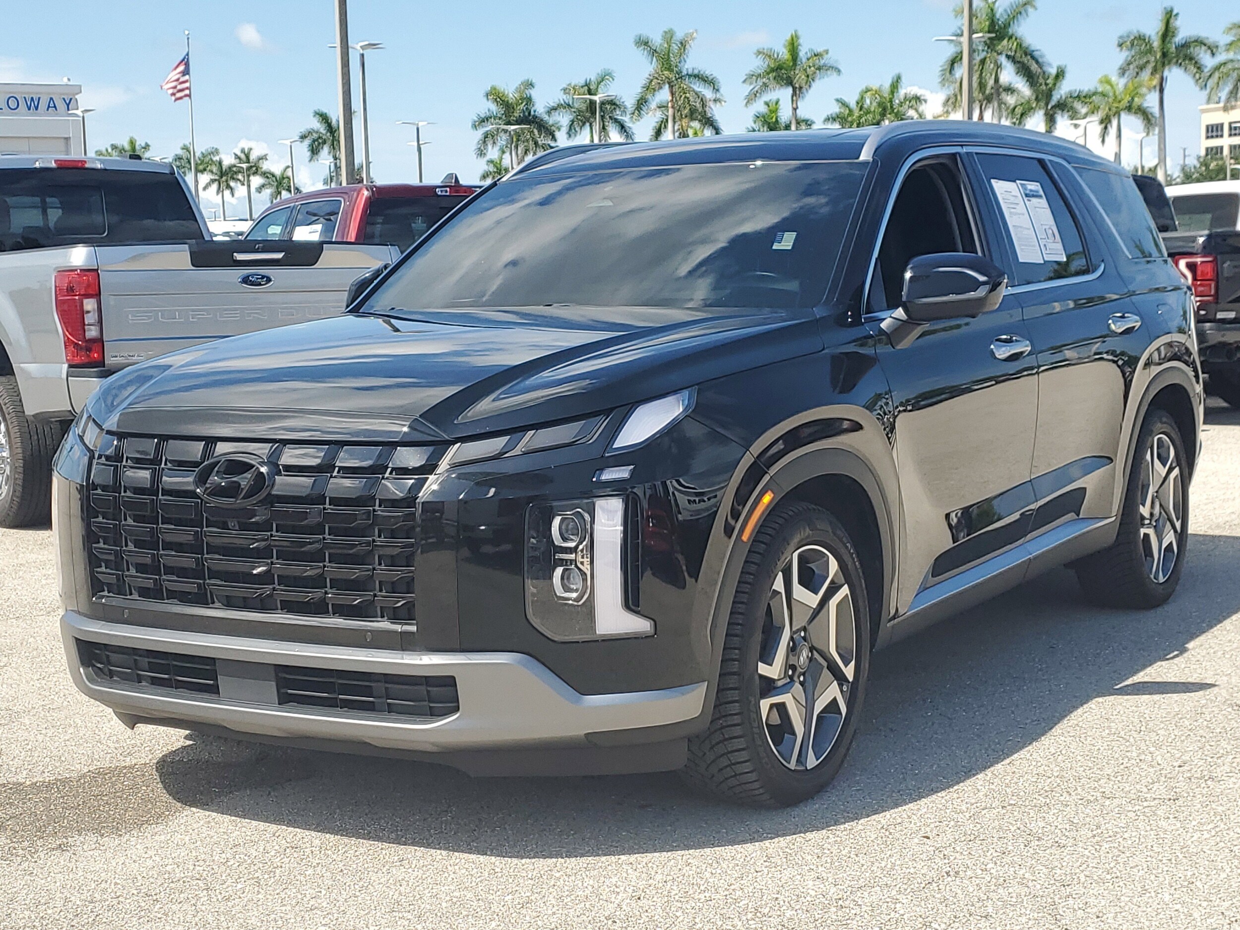 2023 Hyundai Palisade Limited photo 3