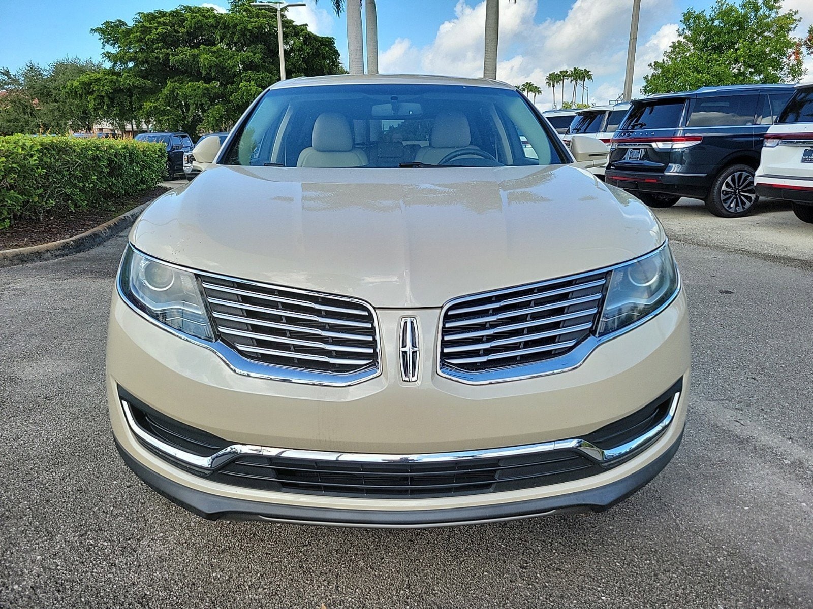 Used 2018 Lincoln MKX Select with VIN 2LMPJ6KR8JBL31225 for sale in Fort Myers, FL