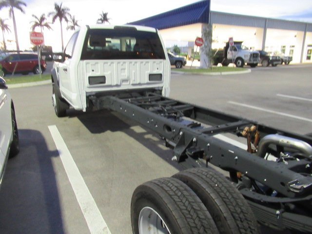 2025 Ford F-550 XL photo 4