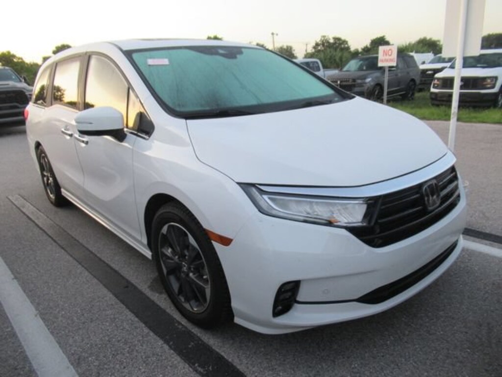 Certified 2024 Honda Odyssey Elite PASSENGER VAN