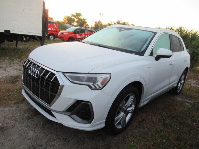 2023 Audi Q3 45 TFSI S line Premium photo 3