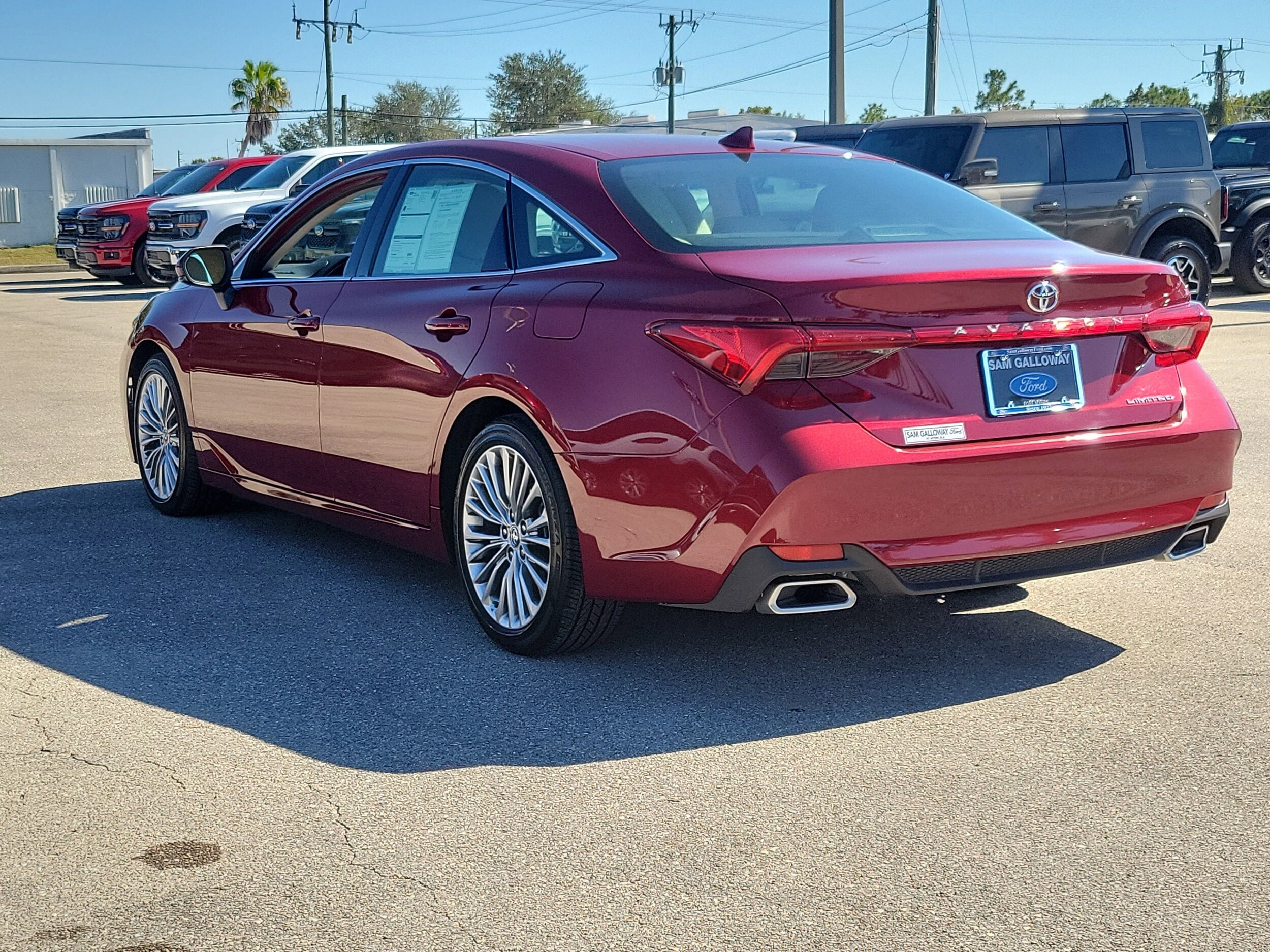 2020 Toyota Avalon Limited photo 2