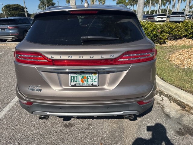 2019 Lincoln MKC Select photo 2