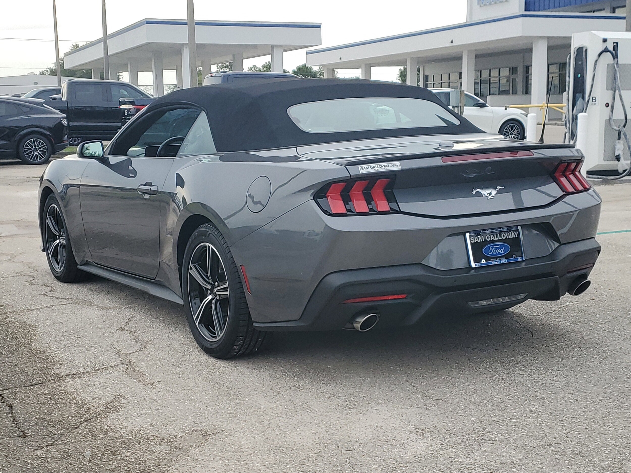 2024 Ford Mustang EcoBoost Premium Convertible photo 4