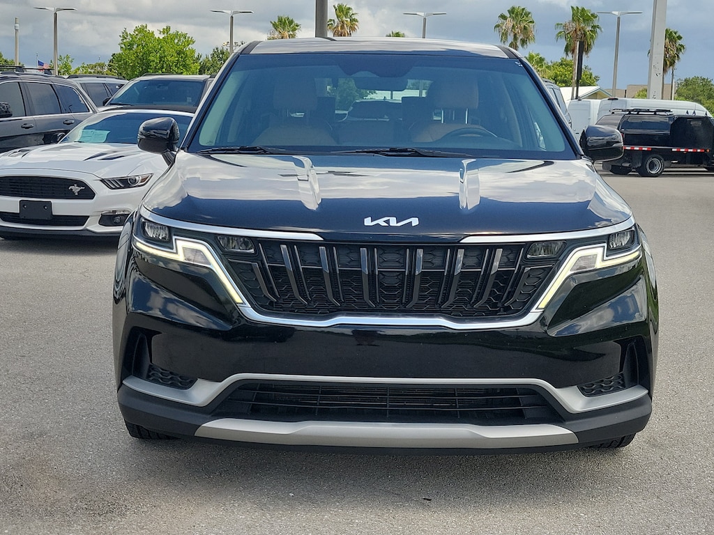 Certified 2022 Kia Carnival LXS PASSENGER VAN