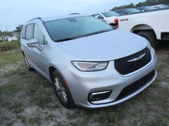 2022 Chrysler Pacifica Touring L Passenger Van