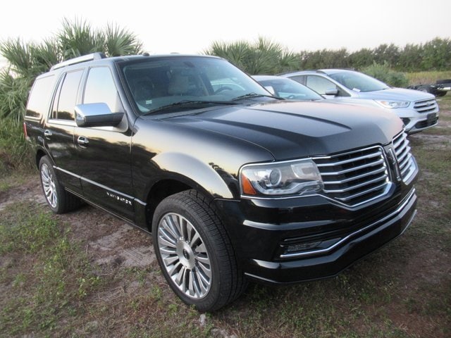 2017 Lincoln Navigator Select's photo