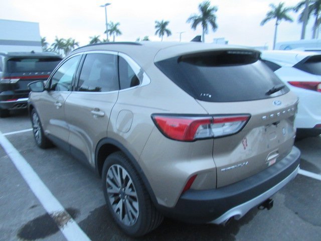 2020 Ford Escape Hybrid Titanium photo 2