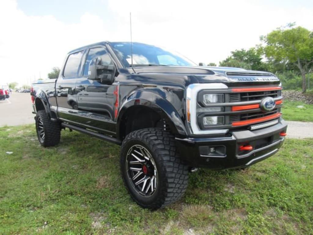 Used 2024 Ford F-250 Lariat Crew Cab Truck