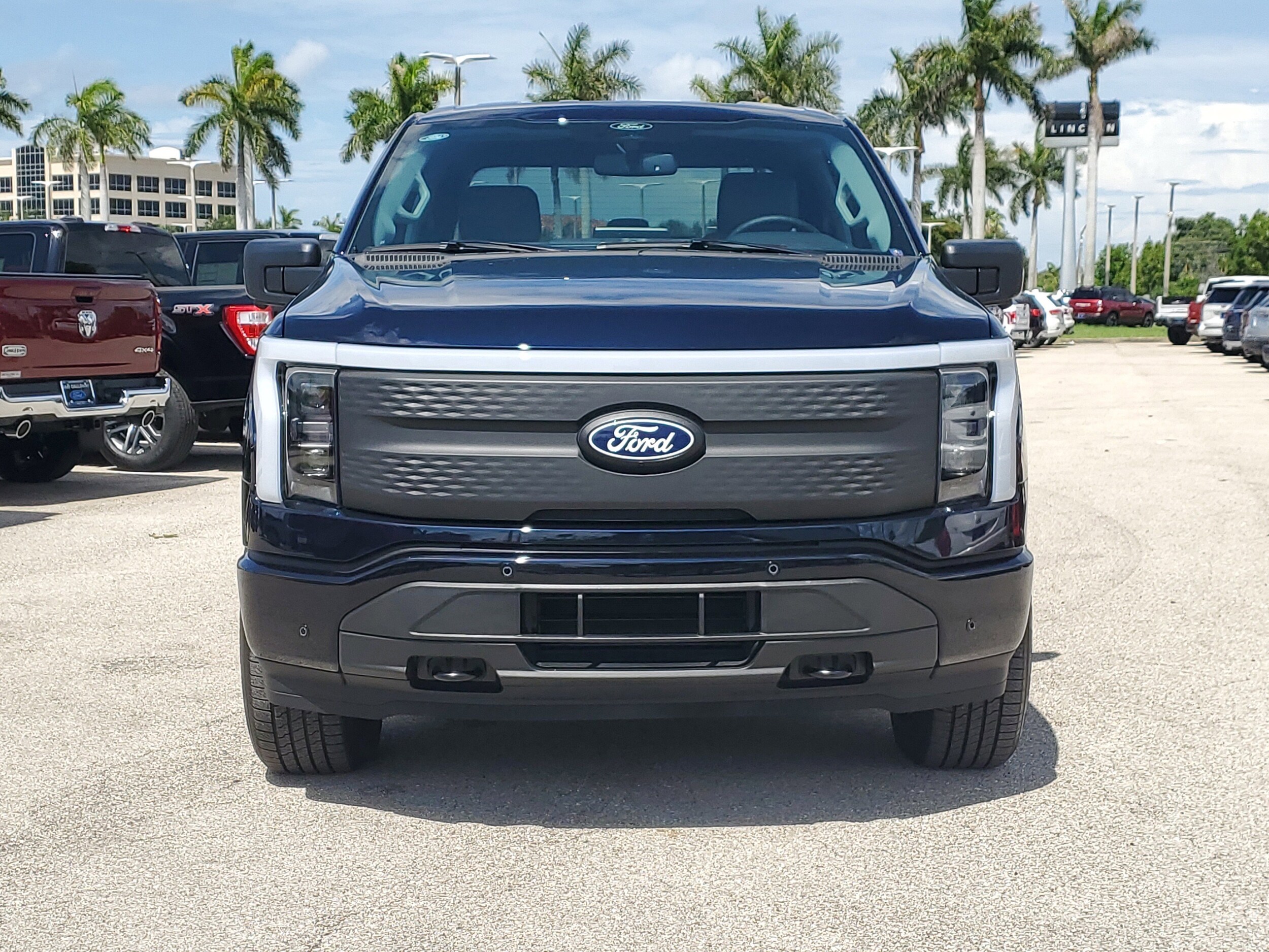 2025 Ford F-150 Lightning photo 2