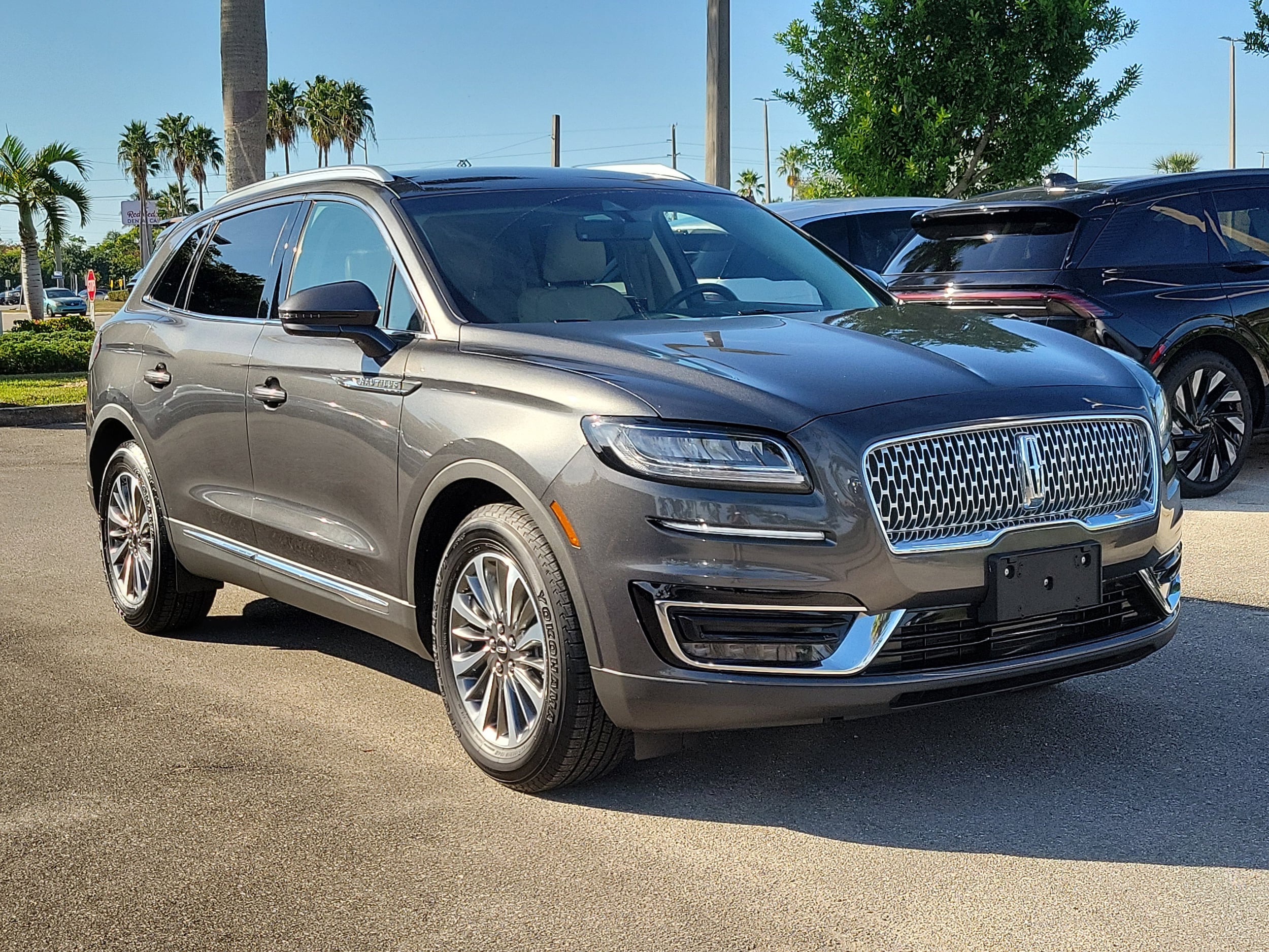 2019 Lincoln Nautilus Select's photo