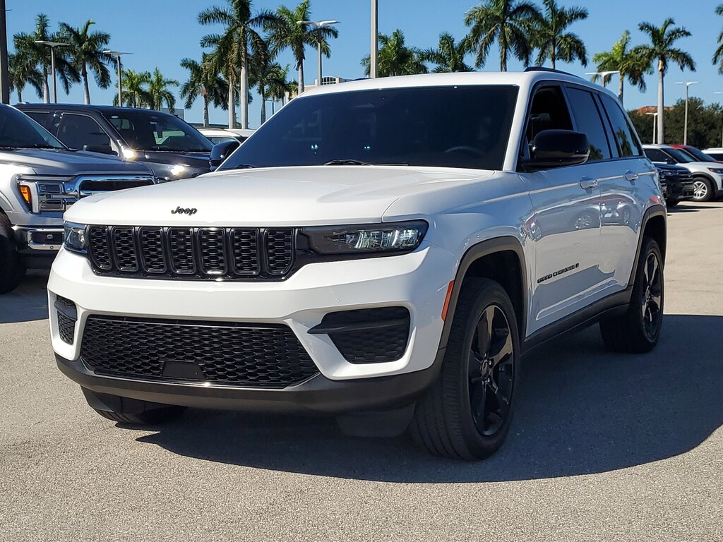 Certified 2023 Jeep Grand Cherokee Laredo SUV