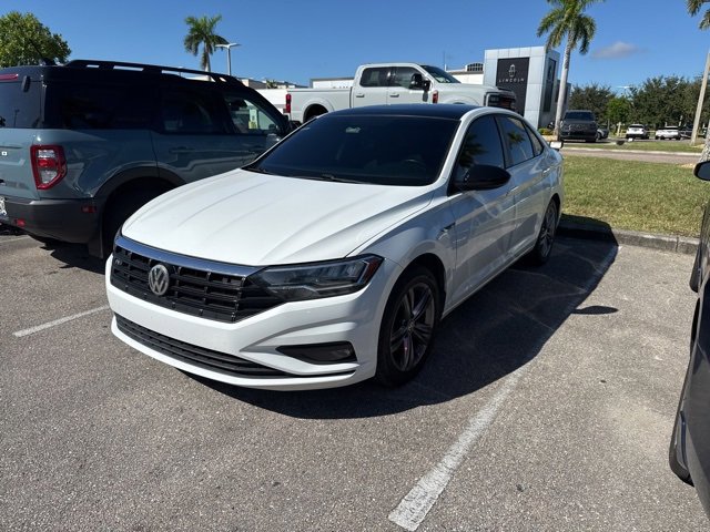 2019 Volkswagen Jetta R-Line photo 2
