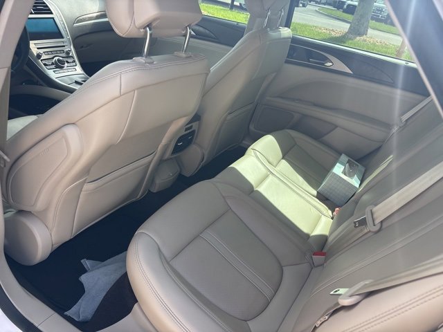 2019 Lincoln MKZ Reserve photo 4