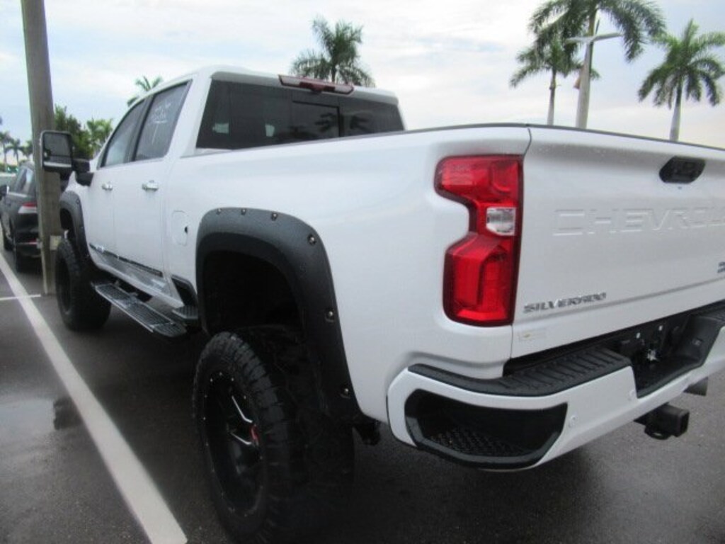 Used 2024 Chevrolet Silverado 2500HD High Country 4WD Crew Cab 159 High Country
