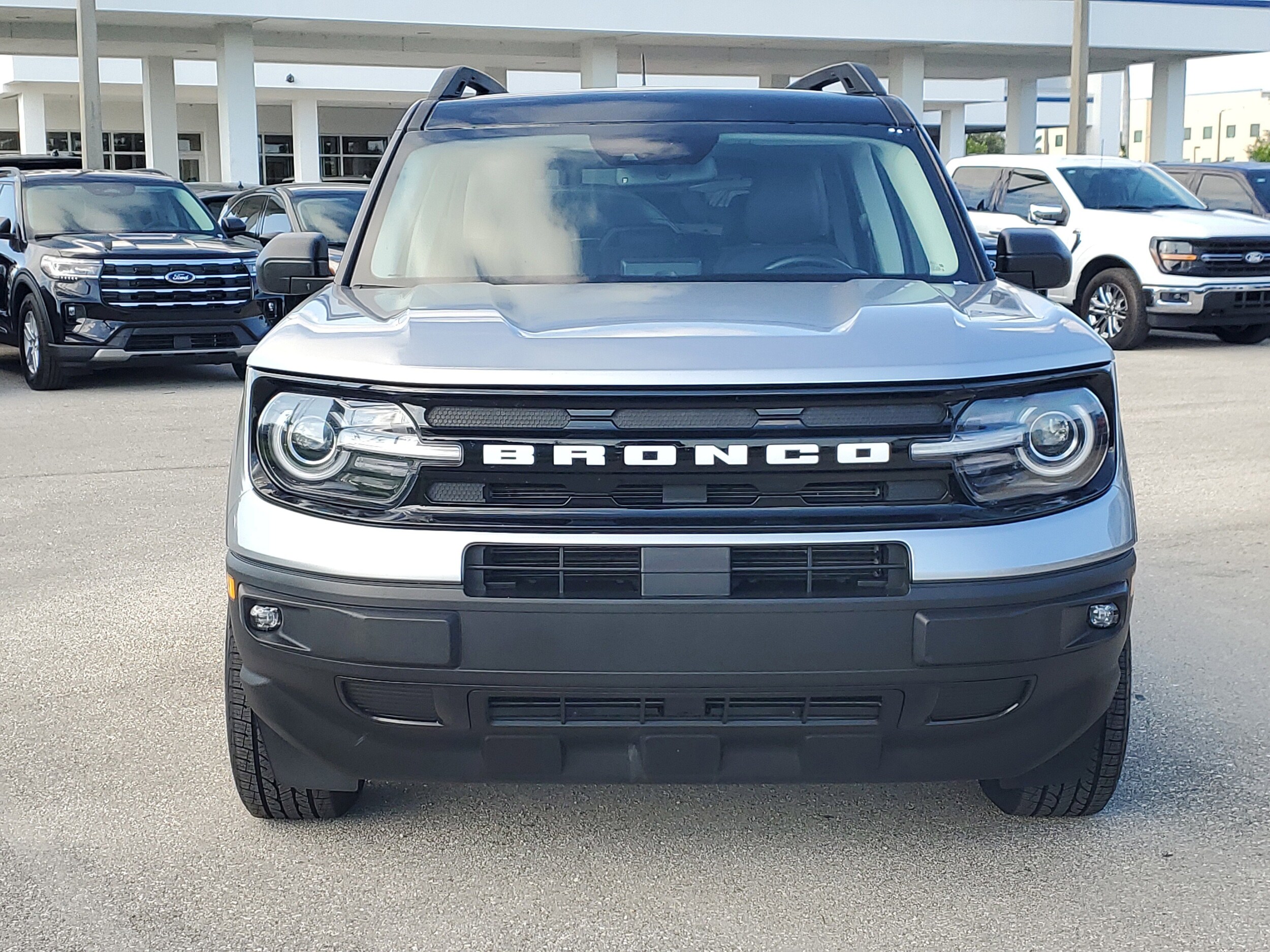 2023 Ford Bronco Sport Outer Banks photo 2