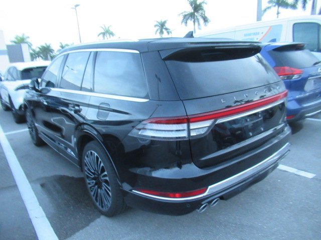 2023 Lincoln Aviator Black Label photo 3