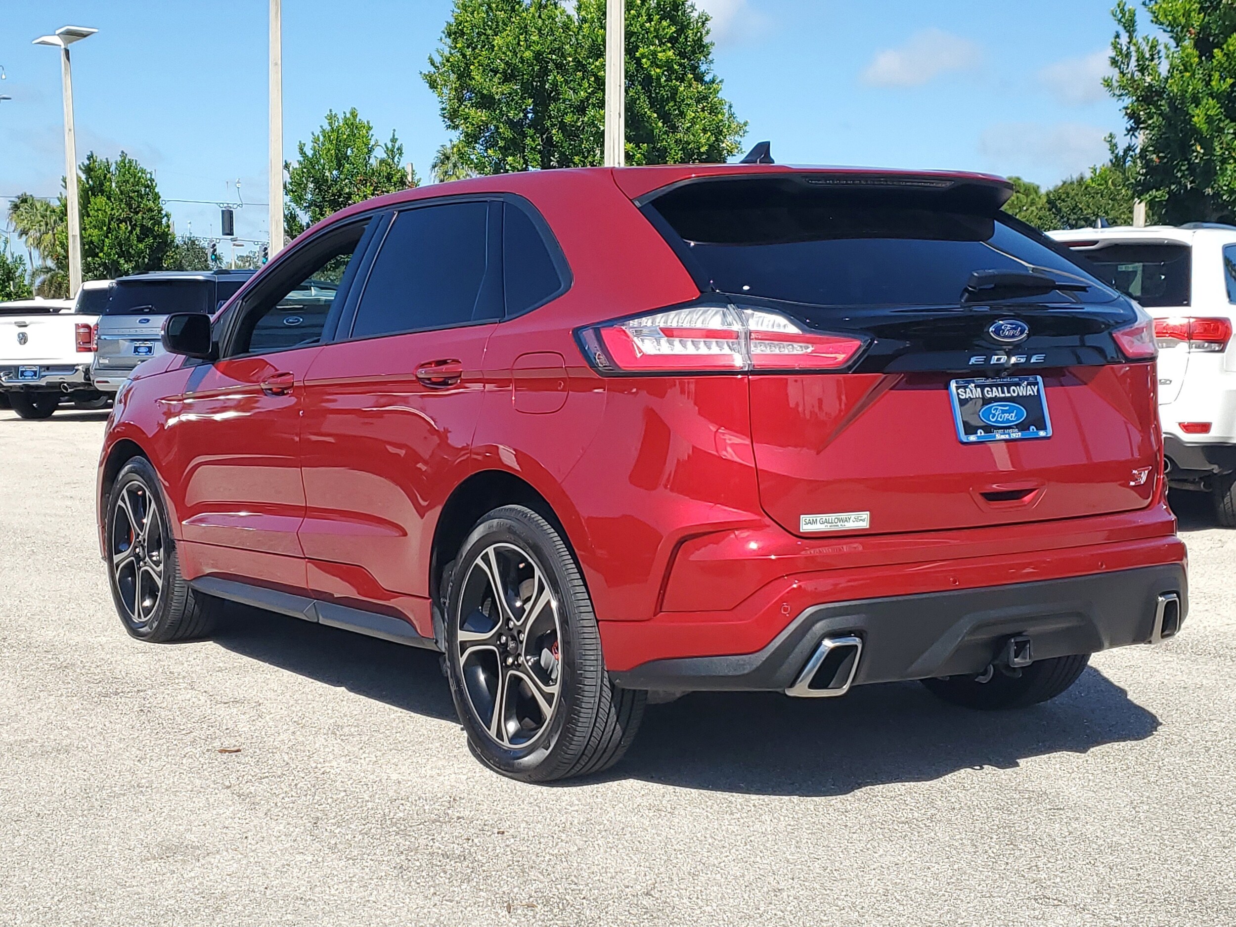 2021 Ford Edge ST photo 2