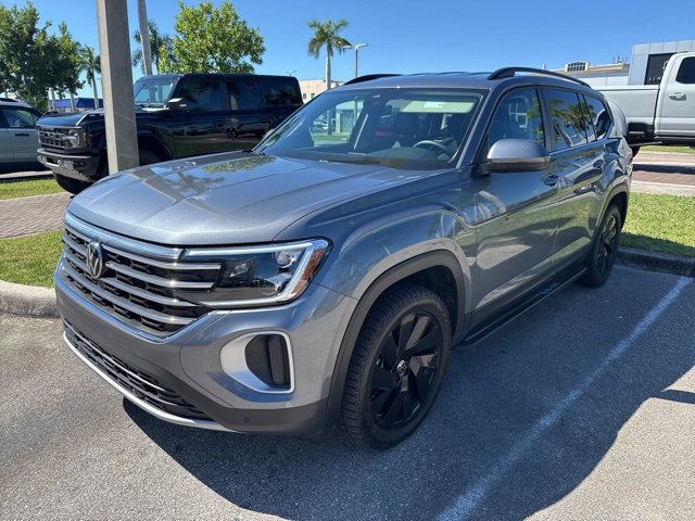 2024 Volkswagen Atlas SE Technology photo 2