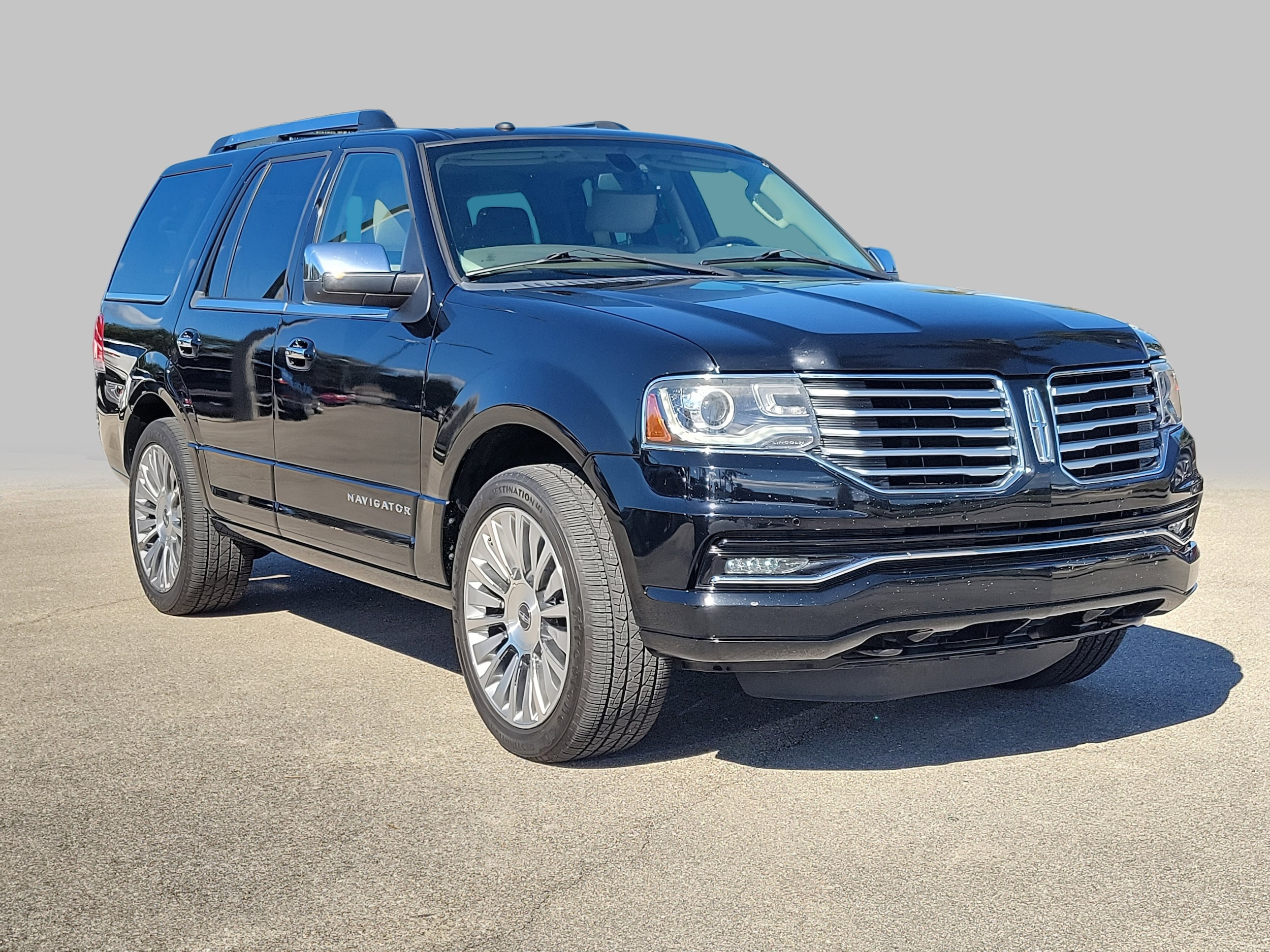 2017 Lincoln Navigator Select's photo