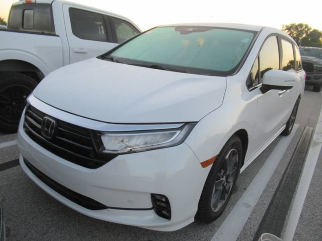 Certified 2024 Honda Odyssey Elite PASSENGER VAN