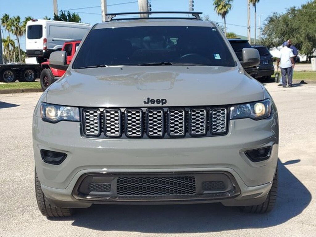 Used 2021 Jeep Grand Cherokee Laredo SUV