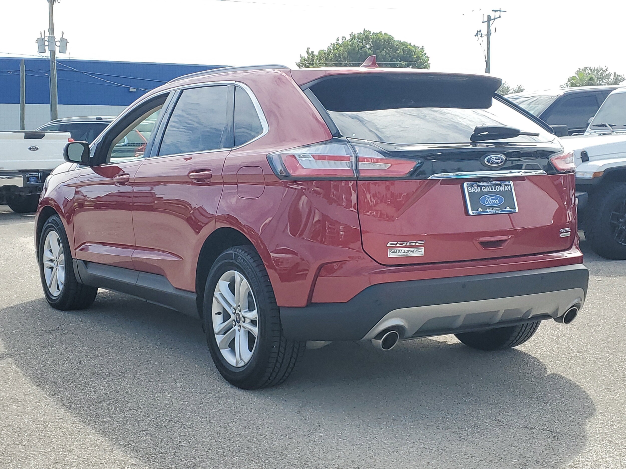 2020 Ford Edge SEL photo 4