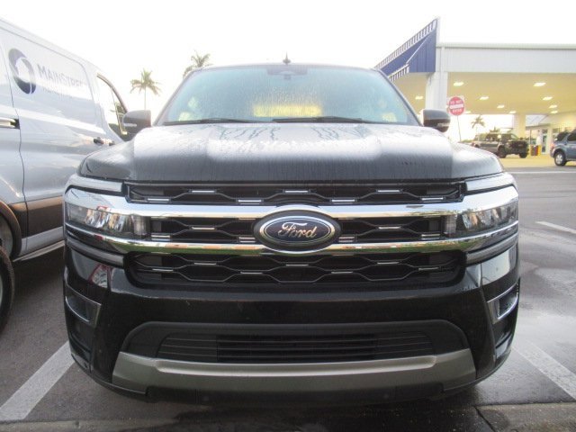2023 Ford Expedition Limited photo 2