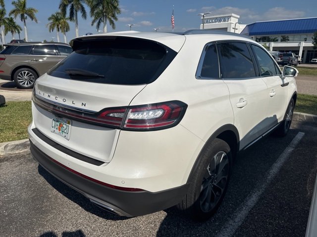 2022 Lincoln Nautilus Reserve photo 4