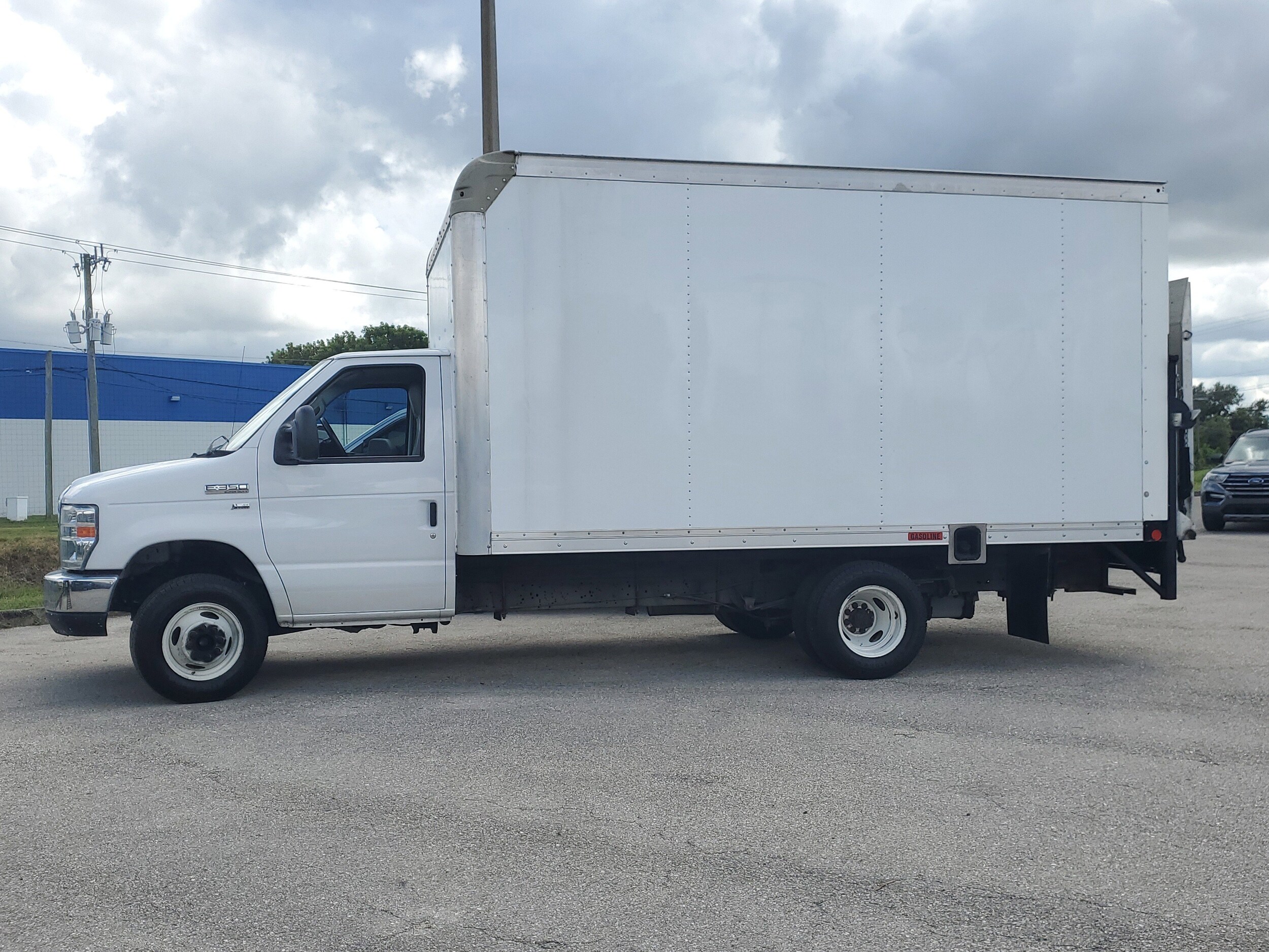 2018 Ford E-350 photo 4