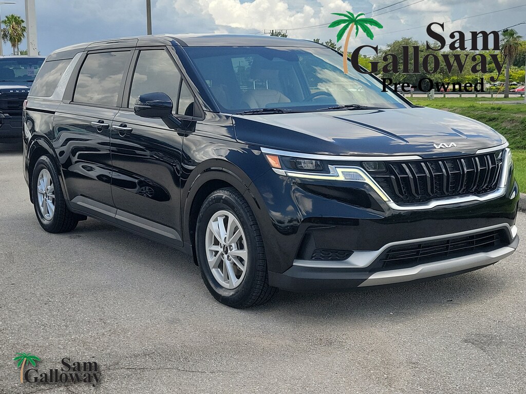 Certified 2022 Kia Carnival LXS PASSENGER VAN
