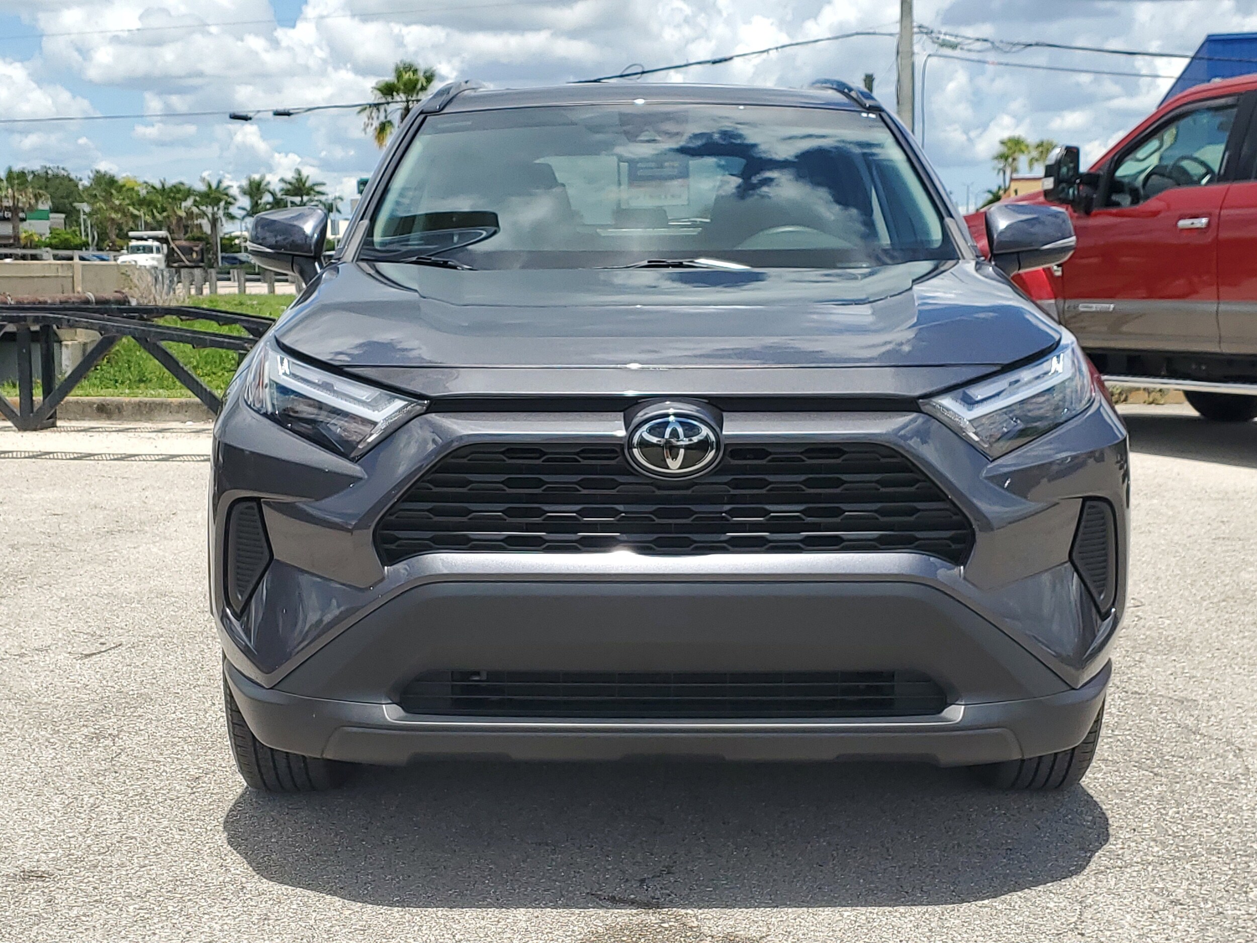 2023 Toyota RAV4 XLE photo 2