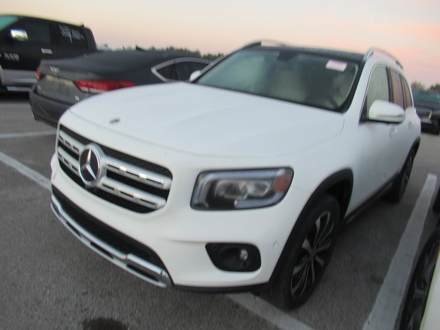 2022 Mercedes Benz GLB 250 photo 2