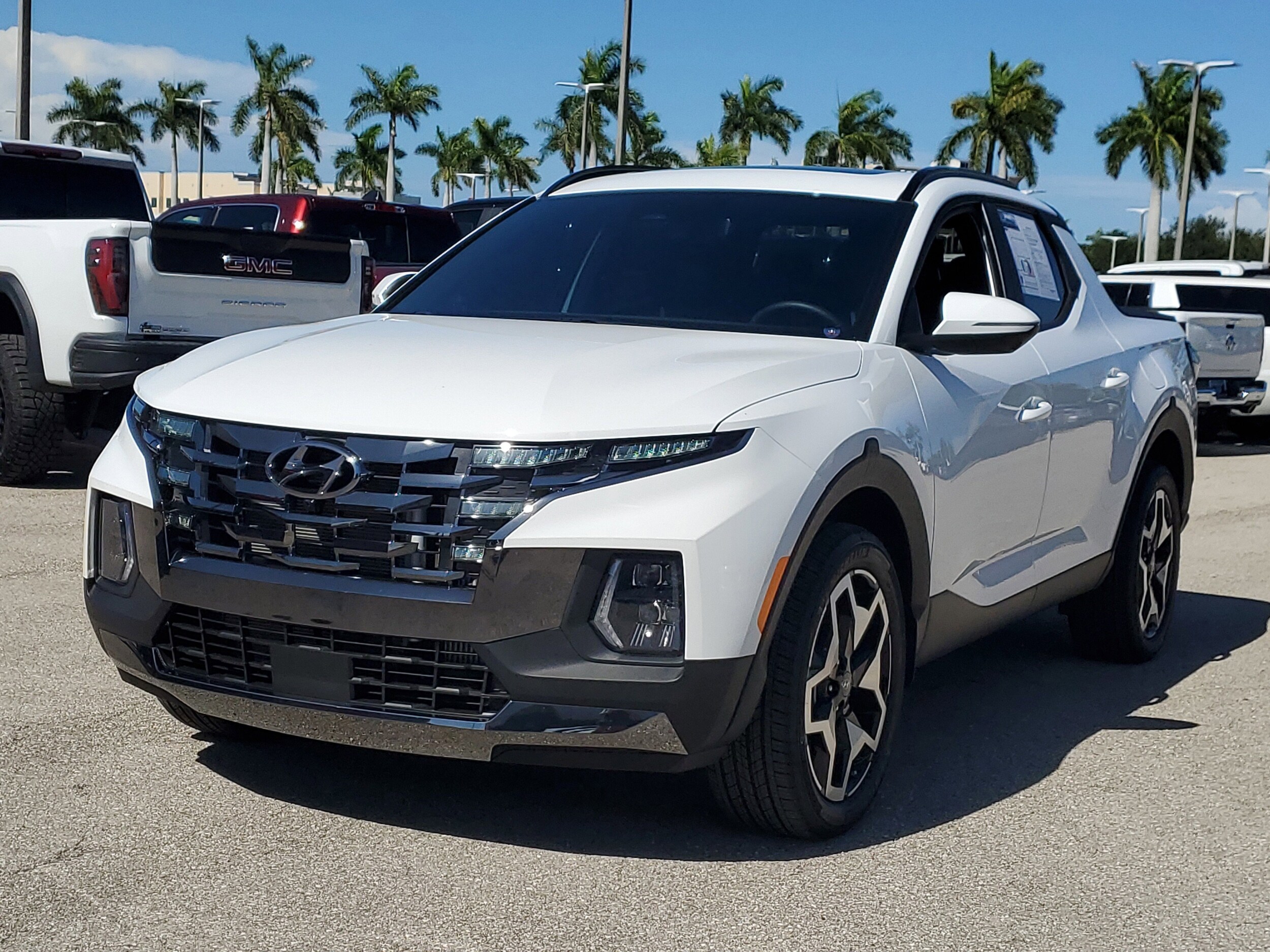 2024 Hyundai Santa Cruz Limited photo 2