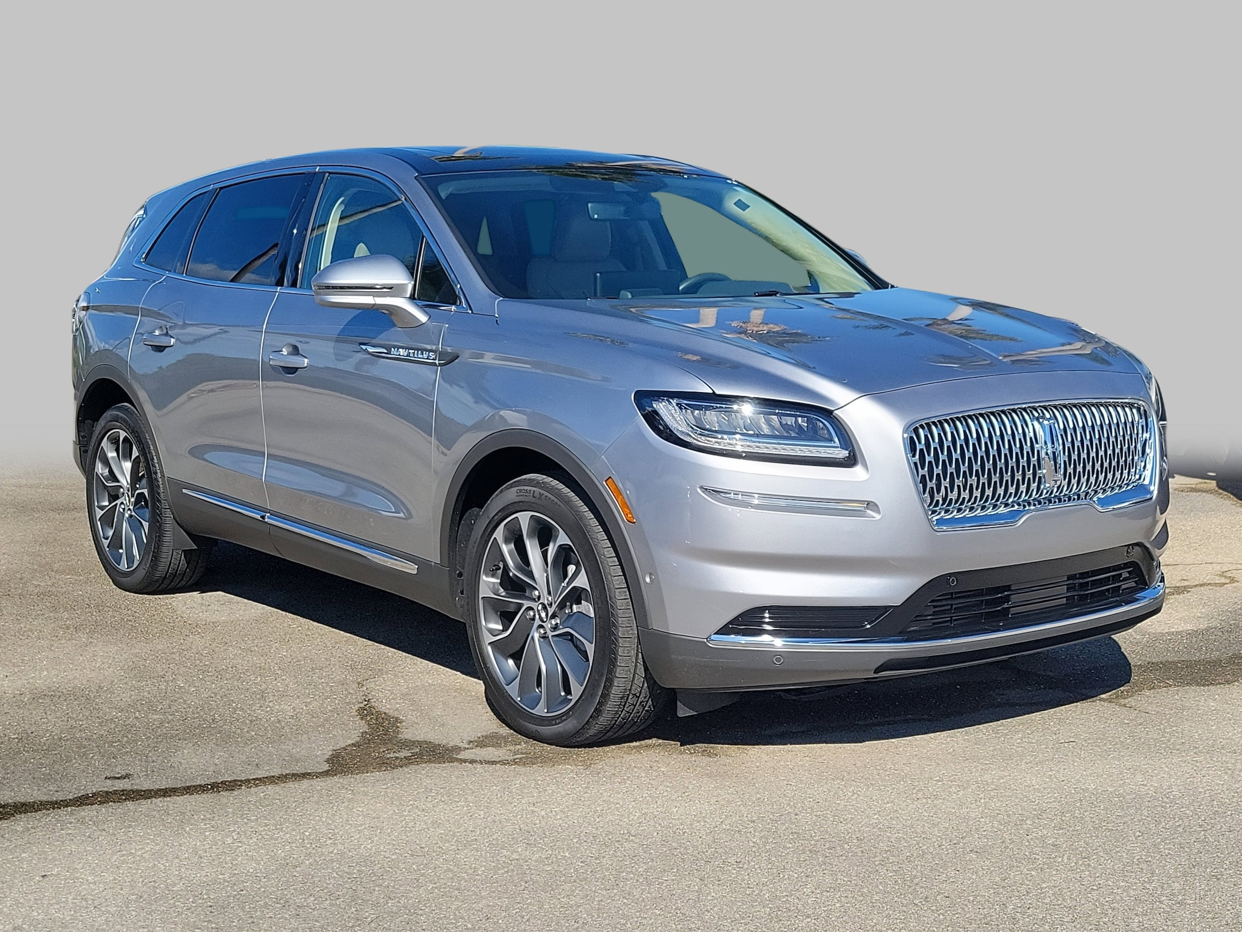 2022 Lincoln Nautilus Reserve's photo