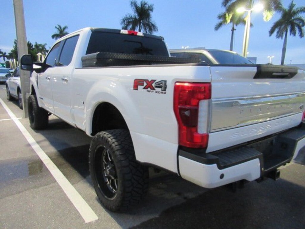 Used 2017 Ford Super Duty F-250 SRW Platinum Platinum 4WD Crew Cab 6.75 Box
