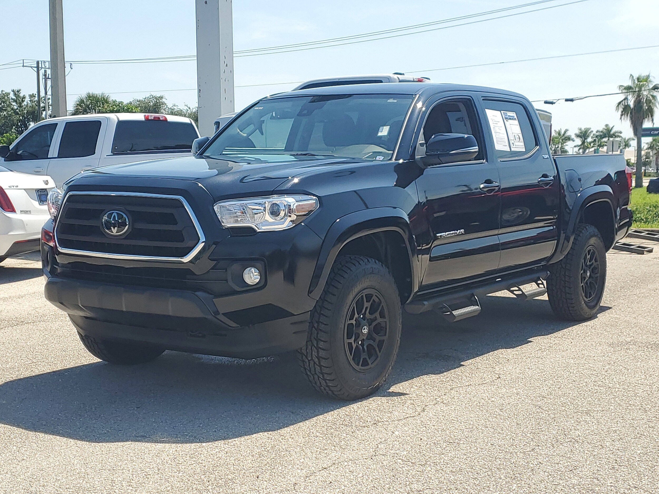 2022 Toyota Tacoma SR5 Short Bed photo 3